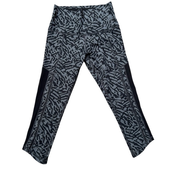 Lululemon Hot To Street Crop Biggie Brushed Animal‎ Coal Black / Black - Picture 2 of 5